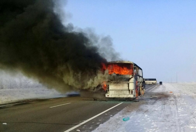 «Намеренный акт»: соцсети обсуждают аварию с автобусом в Казахстане
