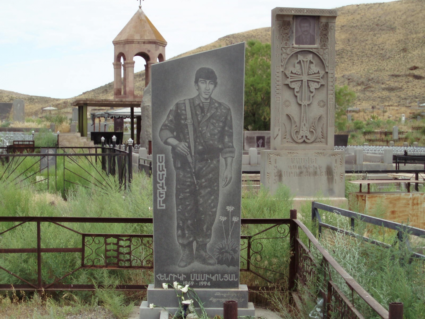 Памятник погибшему солдату. Нагорный Карабах