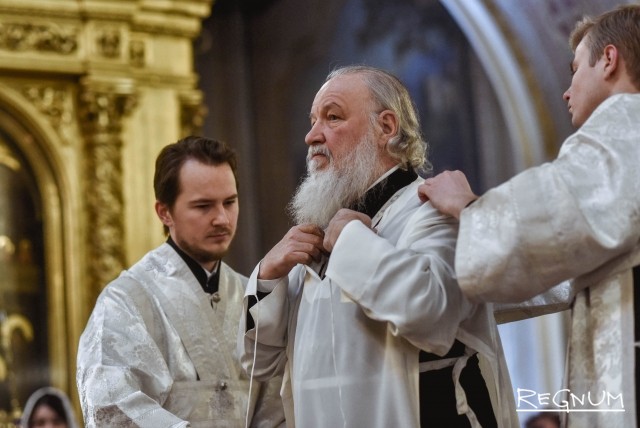 Патриарх Кирилл совершил литургию и освятил воду в Богоявленском соборе