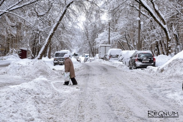 Снегоуборочная техника не спешит расчищать дороги от снега