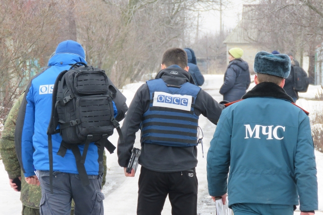Украинские силовики обстреляли беспилотник ОБСЕ в Донбассе