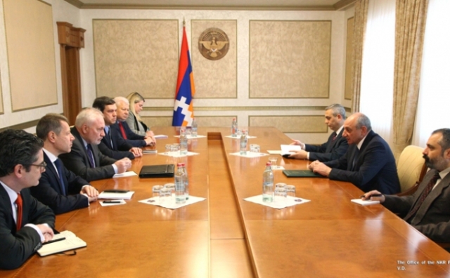 Карабах должен участвовать в переговорах: президент НКР — посредникам