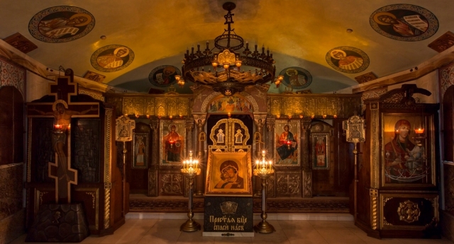 Иконостас. Десятинный монастырь 