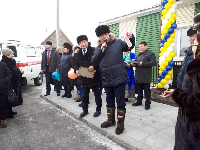 Глава Бурятии Алексей Цыденов открыл новое здание врачебной амбулатории в селе Поселье 