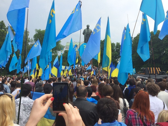 Флаги Меджлиса (организация, деятельность которой запрещена в РФ). Крым. 2014