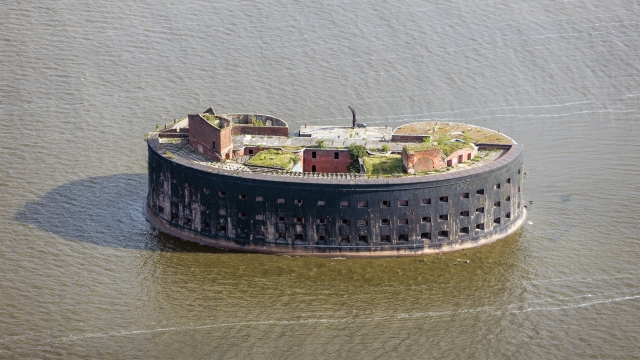 Экскурсии на Чумный форт в Петербурге признали незаконными
