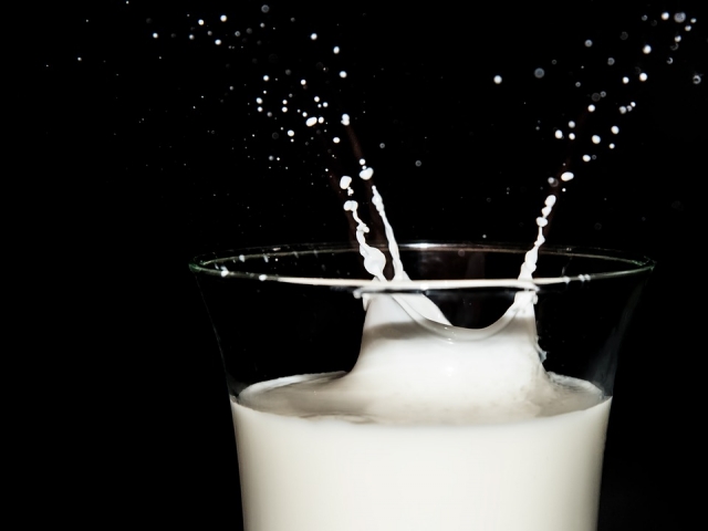 Россельхознадзор в третий раз отложил запрет поставок молока из Белоруссии