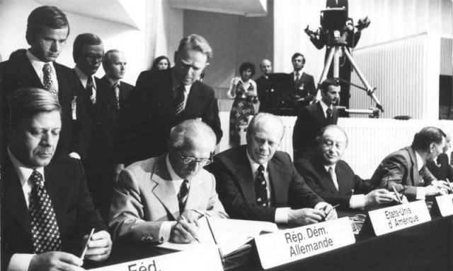 В Москву в чернокрасных носках — в Грузии нашли способ