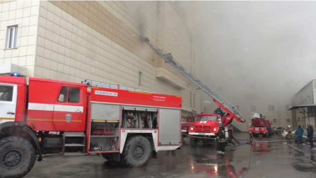 Возгорание в ТЦ «Зимняя вишня» в Кемерово 