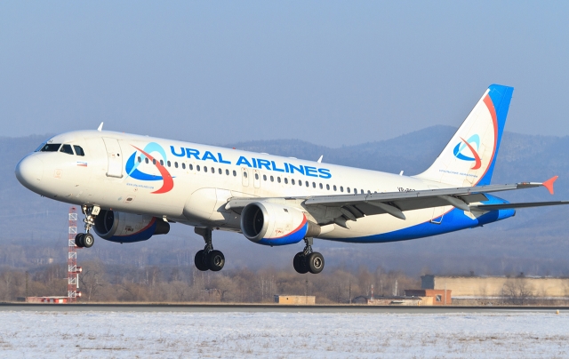 Самолет «Уральских авиалинии»
