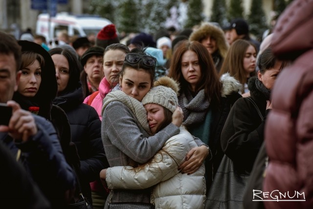 Две акции — одна скорбь: Москва почтила память жертв ТЦ «Зимняя вишня»