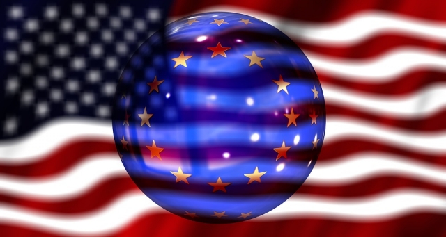 Флаги США и ЕС