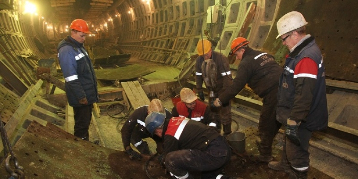 Отдел кадров метрополитена спб. Проходчик Метрострой. СМУ Метрострой СПБ. СМУ 15 Метростроя. СМУ-13 Метрострой Санкт-Петербург сепитый.