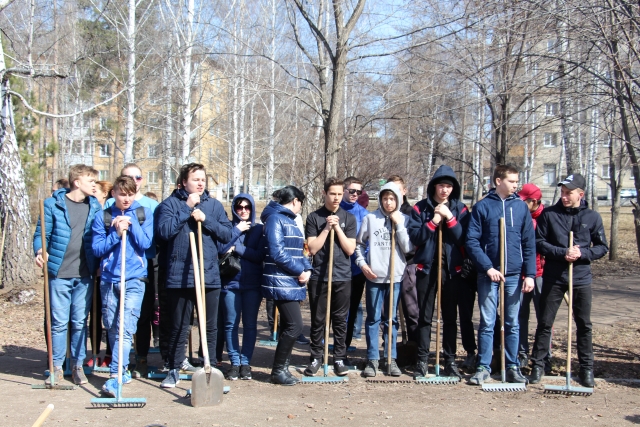 «Ударим трудом по мусору»: тысячи новосибирсцев вышли на субботник
