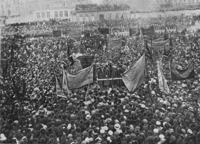 Митинг трудящихся и частей Красной армии в Баку, 1920 г