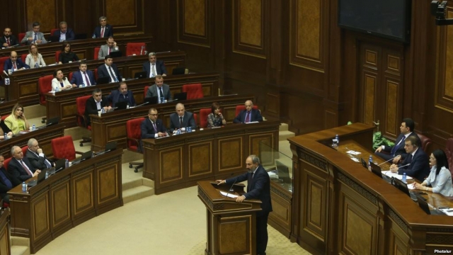 Парламент проголосовал против кандидатуры Пашинян на выборах премьера