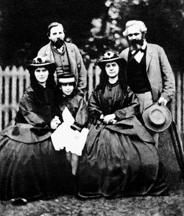 Фридрих Энгельс и Карл Маркс с семьёй