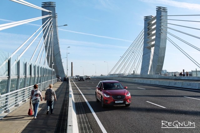 В Петербурге открыли мост Бетанкура над Малой Невой