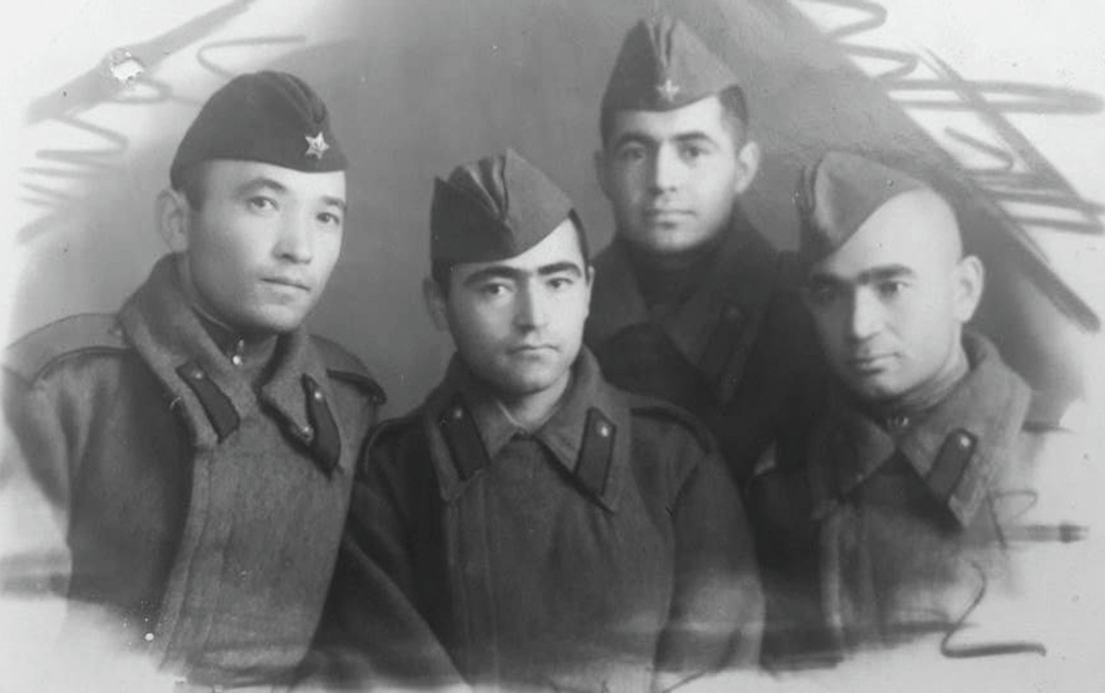 Таджики герои советского союза. Таджикистан в годы ВОВ 1941-1945. Таджики в ВОВ 1941-1945. 1941 1945 Таджикистан. Таджики на войне 1941-1945.