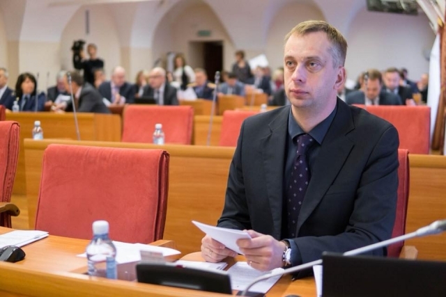 Депутат ярославской облдумы обвиняется в коммерческом подкупе
