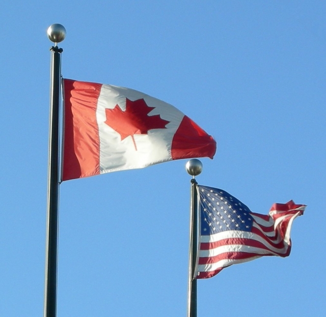Флаги Канады и США