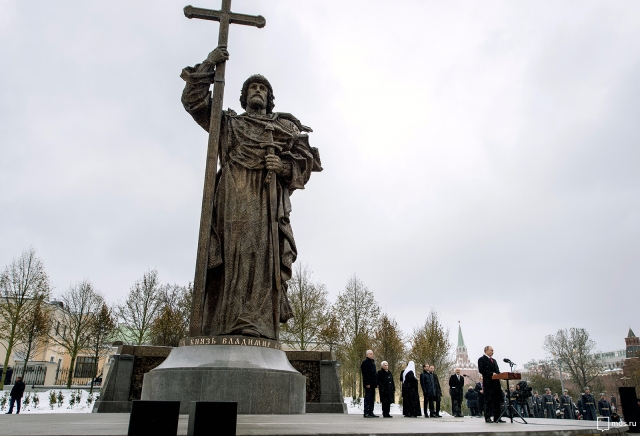 Памятник Владимиру Великому 