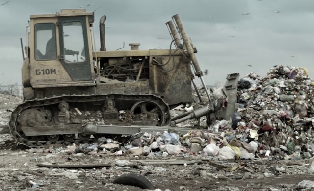 Владимирские власти четыре года везут мусор на закрытую свалку