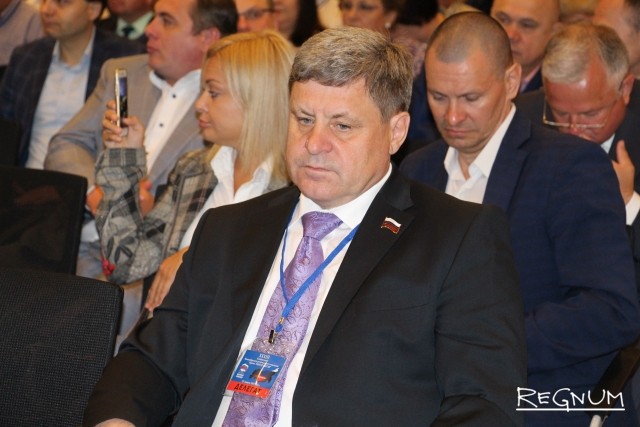 Выборы кандидата в новосибирские главы и форум депутатов: фоторепортаж