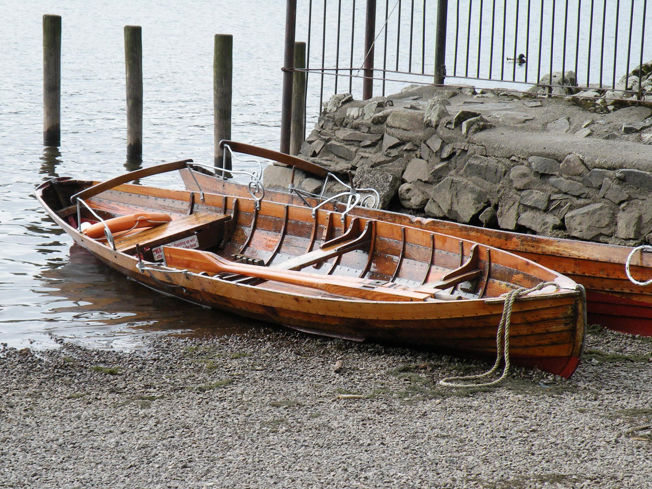 Прогулочные лодки на веслах