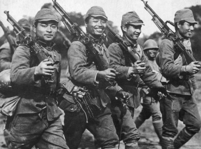 Японские солдаты на марше