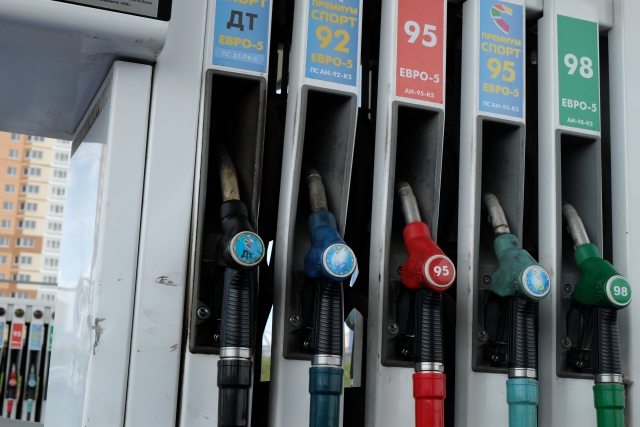 Росстат подтвердил резкий рост цен на бензин