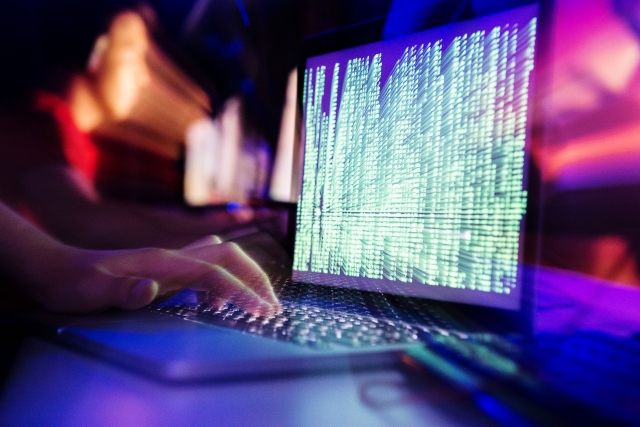 Хакеры взломали 700 тыс. аккаунтов интернет-магазинов в России