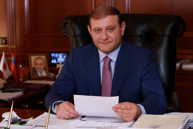 Вице-губернатор Петербурга не застала мэра Еревана: СМИ пишут об отставке