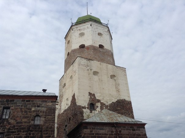 Фото круглой башни в выборге