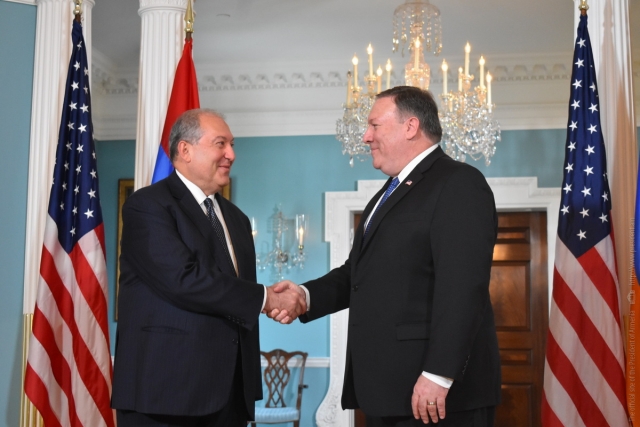 Президент Армении провел встречу с госсекретарем США