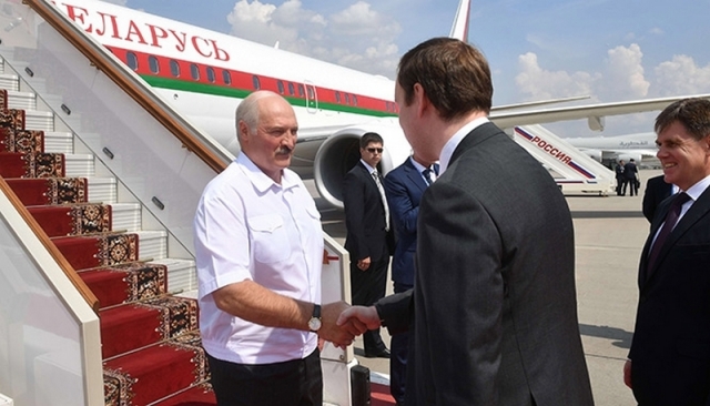 Лукашенко прибыл в Москву на финал чемпионата мира по футболу