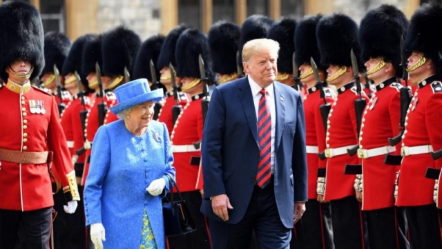 Трамп и королева Елизавета II