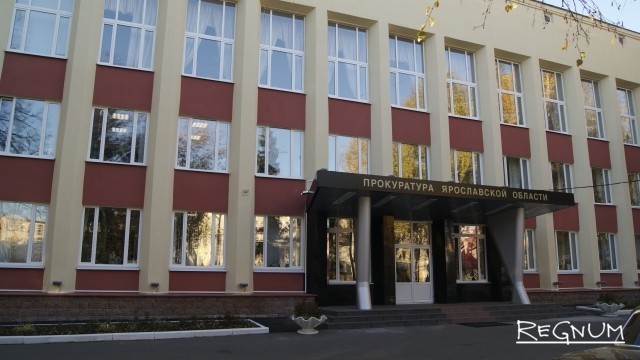 В Ярославле грибок из элитной школы выводят с помощью прокурора
