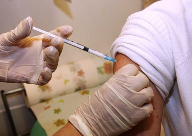 Жителей Североуральска срочно прививают от гепатита