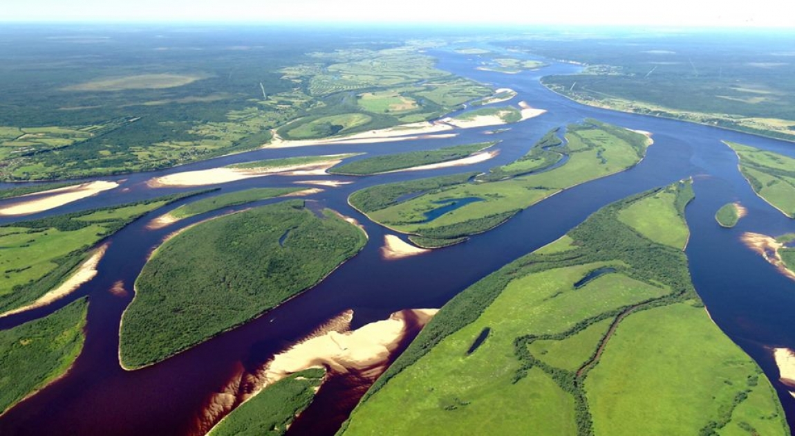 Северная Двина река в Архангельске