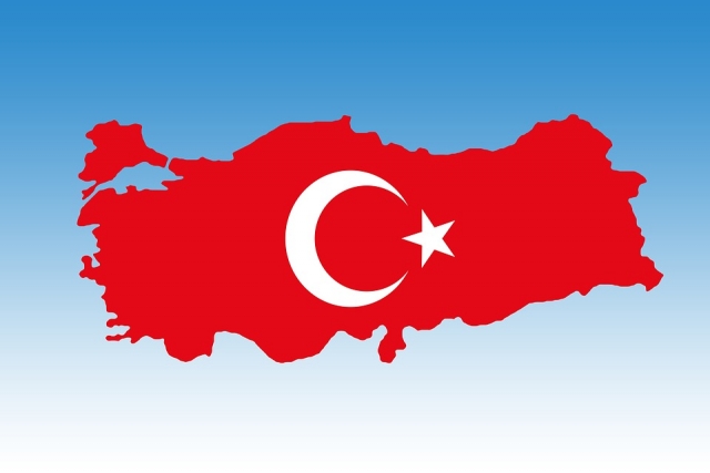 Daily Sabah: Турция оказалась зажата между молотом и наковальней