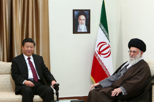 Си Цзиньпин и Али Хаменеи 