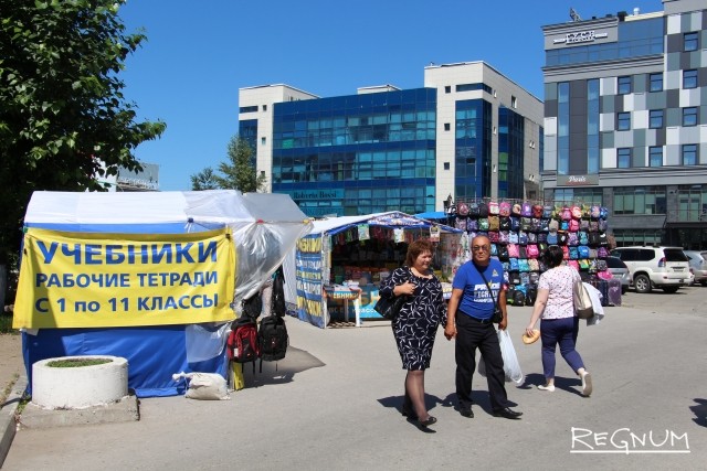 В Новосибирске родители школьников не торопятся на школьные ярмарки