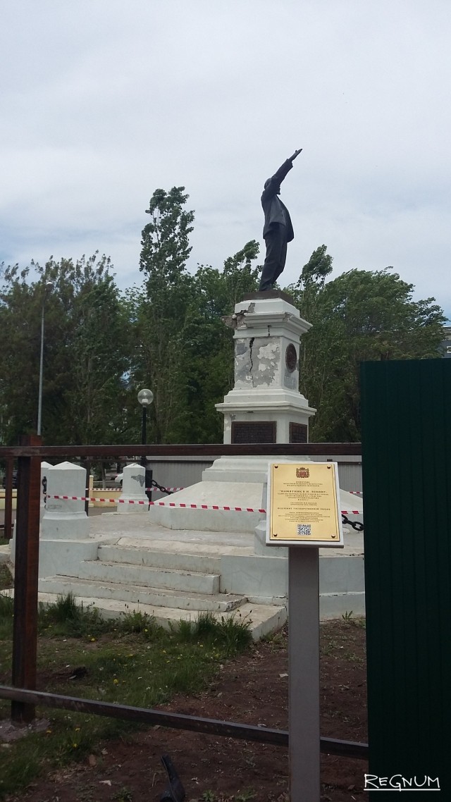 В Оренбурге демонтируют старейший памятник Ленину