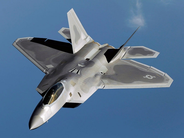 Американский истребитель F-22 не пригоден к большой войне