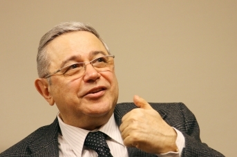 Евгений Петросян