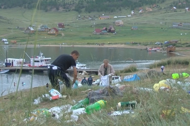 «Безопасный Байкал»: от мусора очистили десятки км прибрежной полосы
