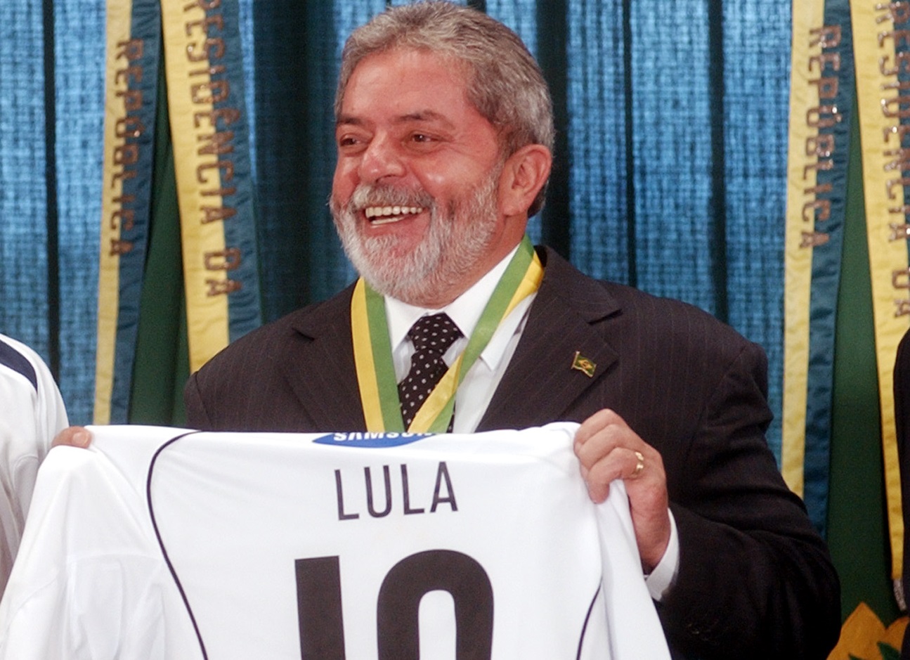 Лула исключил возможность госпереворота со стороны президента Болсонару ...