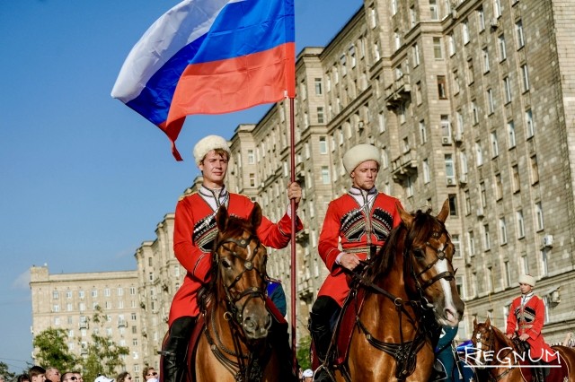 Государственный флаг России отмечает очередную годовщину