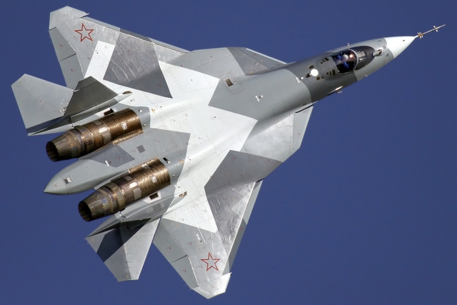 Объявлен срок поступления первых истребителей Су-57 в ВКС России